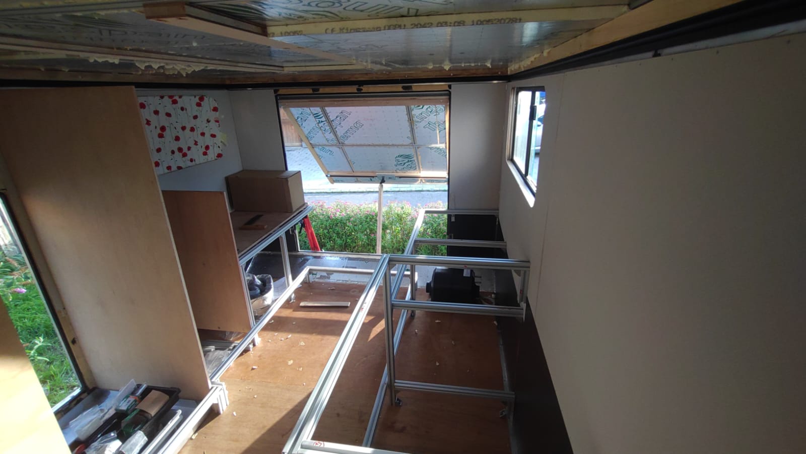 Frida VW T5 Doka mit Eigenbau Wohnkabine