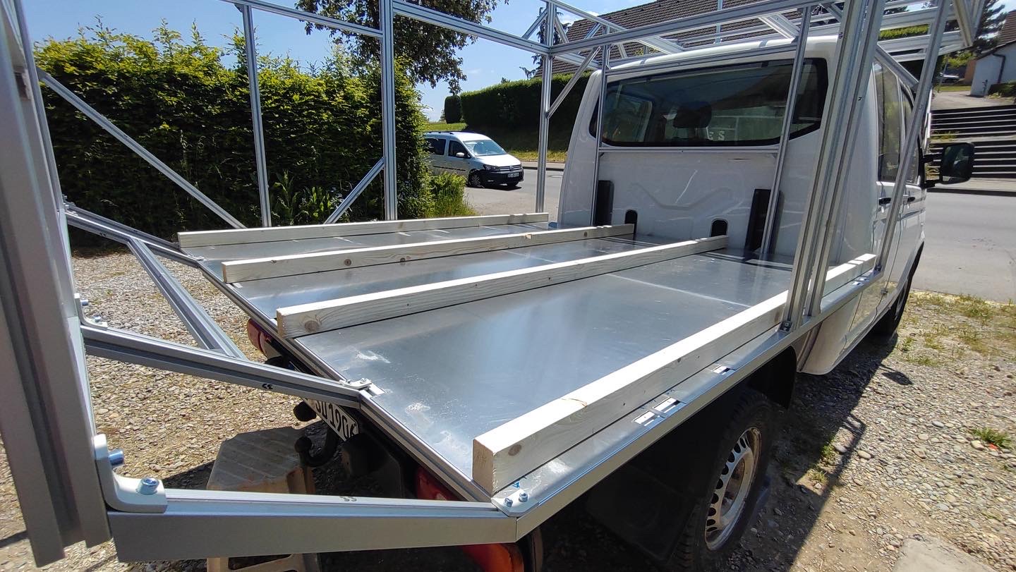 Frida VW T5 Doka mit Eigenbau Wohnkabine