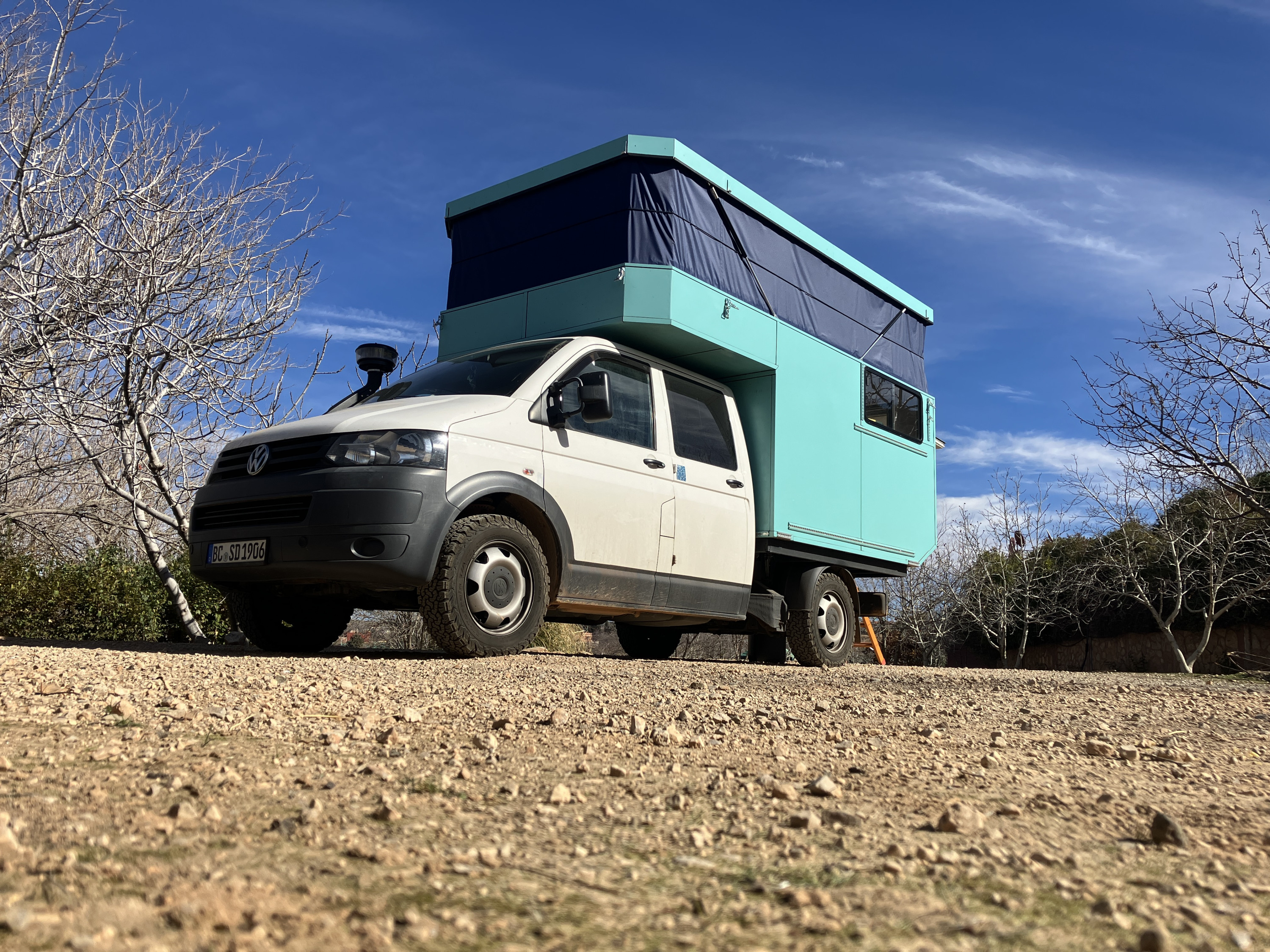 Frida VW T5 Doka mit Eigenbau Wohnkabine